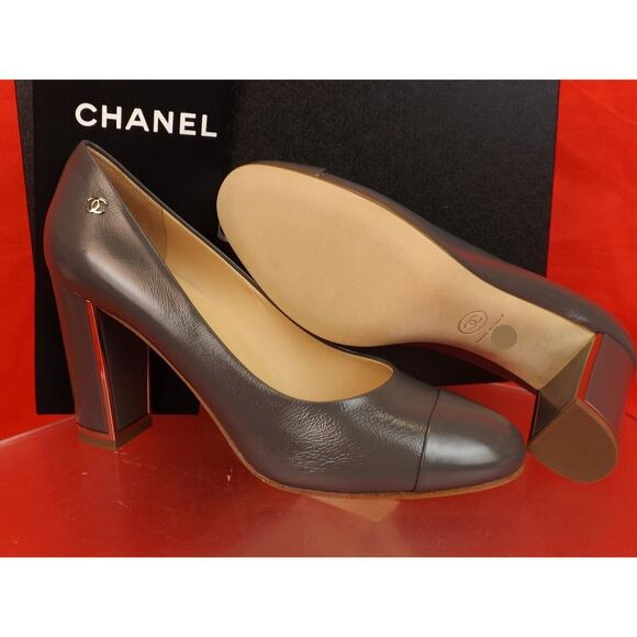 NIB CHANEL G31655 GRAY DISTRESSED LEATHER CC LOGO CAP TOE SILVER HEEL PUMPS 38 - Picture 11 of 12